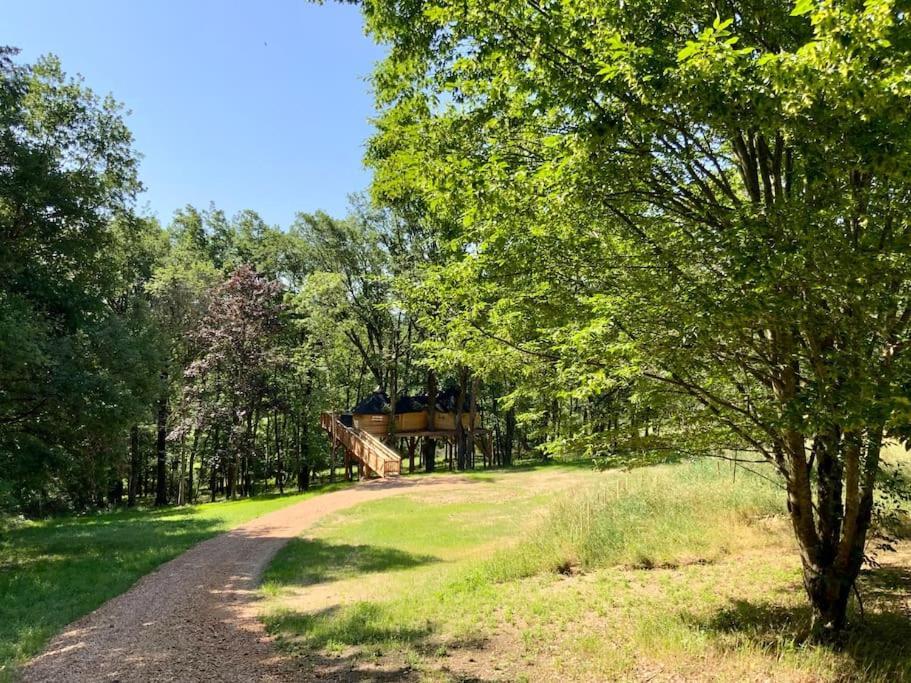 Bongheat La Cabane Perchee De La Mure מראה חיצוני תמונה