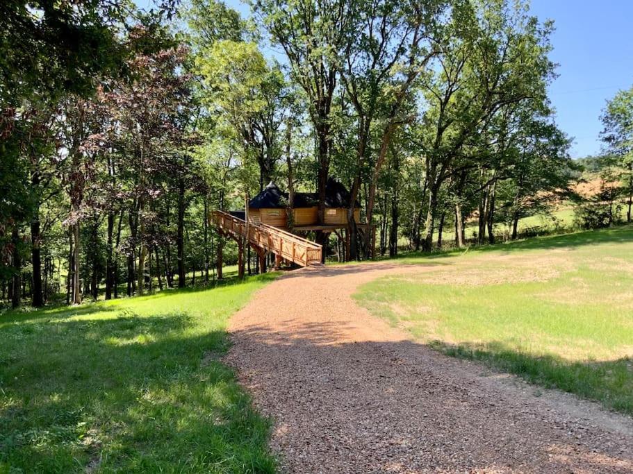 Bongheat La Cabane Perchee De La Mure מראה חיצוני תמונה