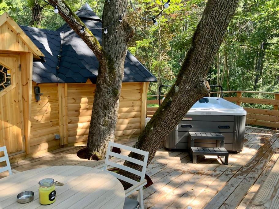 Bongheat La Cabane Perchee De La Mure מראה חיצוני תמונה