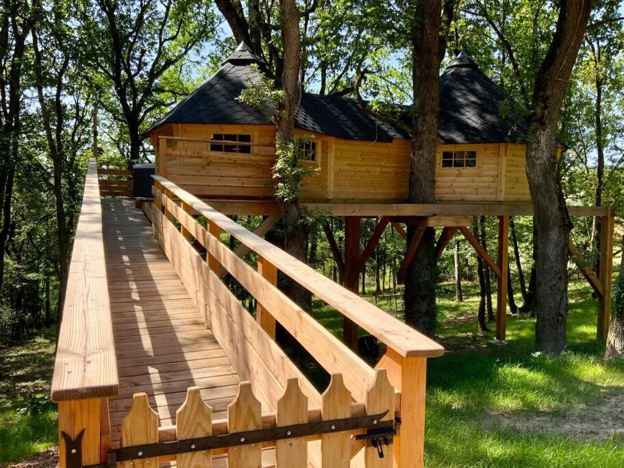 Bongheat La Cabane Perchee De La Mure מראה חיצוני תמונה